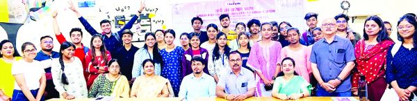 खादी विभाग ने मैट्स विवि में कराई हिन्दी निबंध प्रतियोगिता