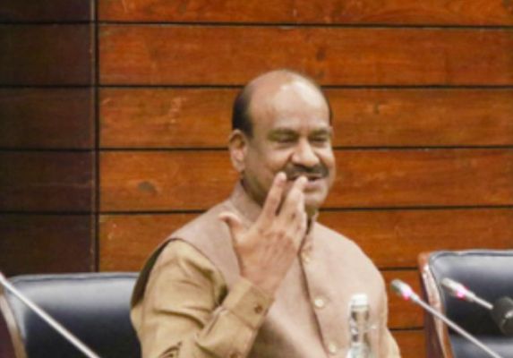 पिछले कुछ वर्षों में संसद और संसदीय समितियों के कामकाज में बढ़ा है हिंदी का प्रयोग : लोकसभा अध्यक्ष 