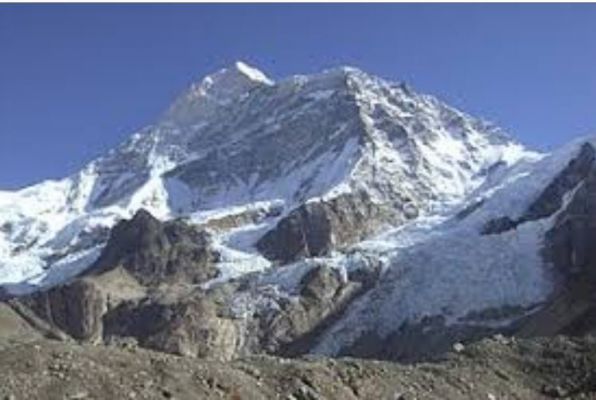 नेपाल में 362 लोगों को पर्वतारोहण की अनुमति मिली 