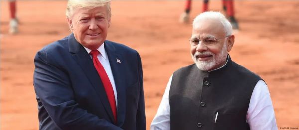 भारत पर निशाना और मोदी की तारीफ, क्या संकेत दे रहे हैं ट्रंप