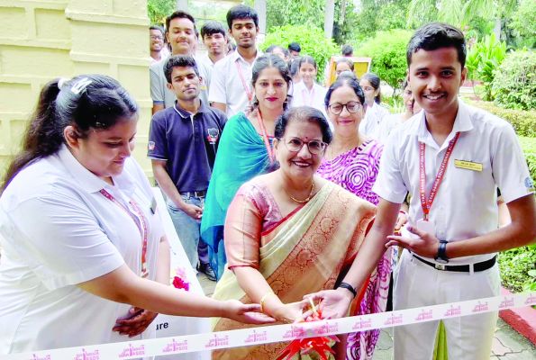 ज्ञान गंगा स्कूल में भव्य पुस्तक मेला आयोजित