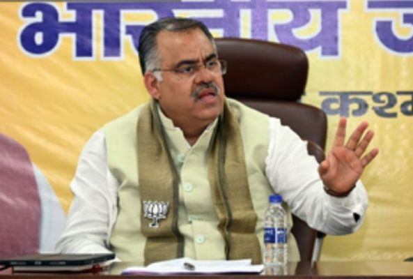 एनसी-कांग्रेस गठबंधन का चुनावी एजेंडा तय कर रहा है पाकिस्तान : तरुण चुघ 