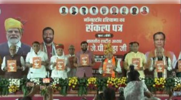 अग्निवीर को सरकारी नौकरी, महिलाओं को 2100 रुपए, हरियाणा के लिए भाजपा का ‘नॉनस्टाप हरियाणा संकल्प पत्र’ 