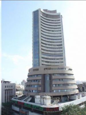 शेयर बाजार ऑल-टाइम हाई पर बंद, सेंसेक्स 1,359 अंक चढ़ा 