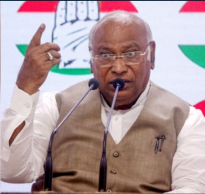 बडगाम में खाई में गिरी बस, 4 बीएसएफ जवान शहीद, मल्लिकार्जुन खड़गे ने जताया दुख 