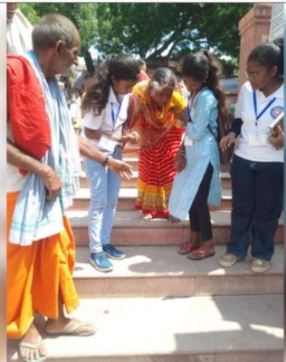 बिहार : पितृपक्ष मेला में आ रहे श्रद्धालुओं की मदद कर रही स्वयंसेवी संस्थाएं 