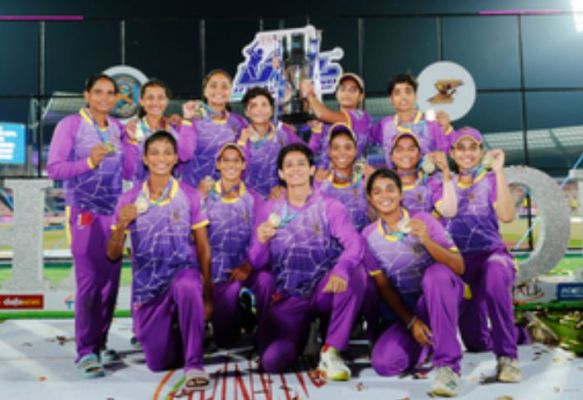 मसूरी थंडर्स महिला उत्तराखंड प्रीमियर लीग में बने चैंपियन 