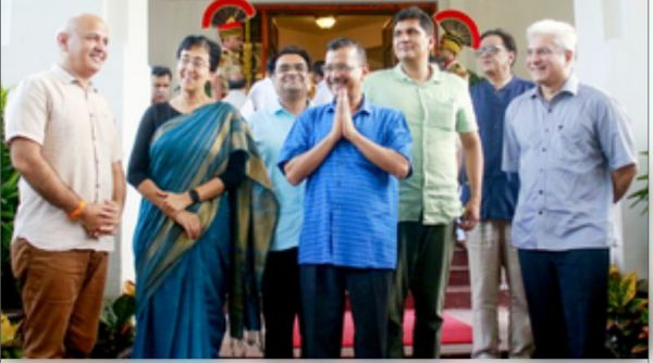 दिल्ली में आप के 62 विधायक, फिर भी आतिशी सरकार में सिर्फ 5 नेता ही क्यों बने मंत्री? 