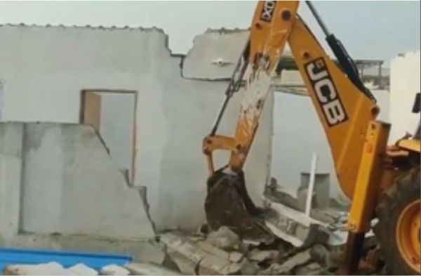 हाइड्रा ने संगारेड्डी जिले में अवैध निर्माण को ध्वस्त किया