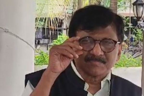 रेल ट्रैक पर डिनोनेटर मिलने पर पूछा सवाल तो बोले संजय राउत, चुनाव जीतने के लिए कुछ भी हो सकता है 
