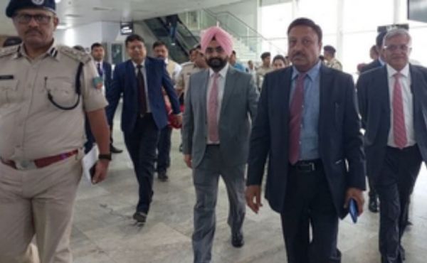 झारखंड चुनाव को लेकर आयोग ने राजनीतिक दलों के साथ की अहम बैठक 