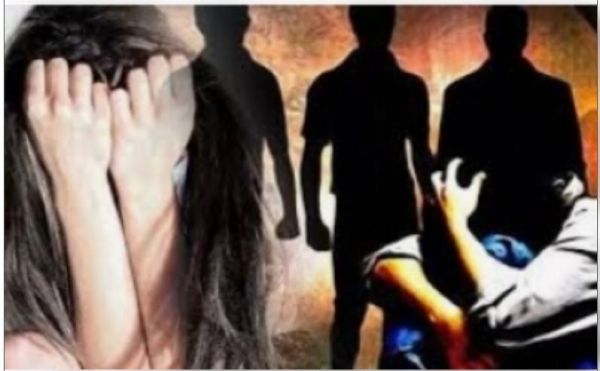 पाकिस्तान: परिवार को बंधक बनाकर किशोरी से सामूहिक दुष्कर्म