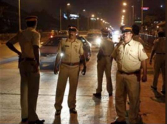 मुंबई में आतंकी हमले का अलर्ट : शहर में बढ़ाई गई सुरक्षा, ड्रोन-पैराग्लाइडर और एयर बैलून उड़ाने पर रोक 