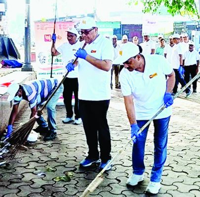 स्वच्छता ही सेवा अभियान 2024 अंतर्गत पीएनबी ने मरीन ड्राइव में श्रमदान कार्यक्रम किया आयोजित