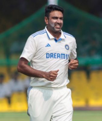 अश्विन ने मुरलीधरन के विश्व रिकॉर्ड की बराबरी की