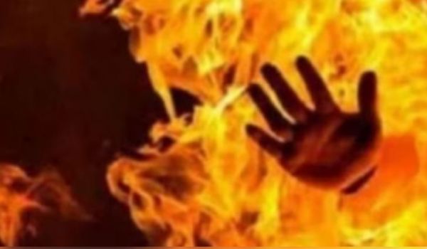 कनाडा: 100 साल पुरानी बिल्डिंग में लगी आग, दो लोगों की मौत 