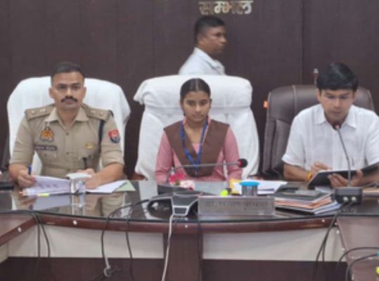 यूपी : परिषदीय व केजीबीवी की 75,00 बेटियों को एक दिन का अधिकारी बनाएगी सरकार 