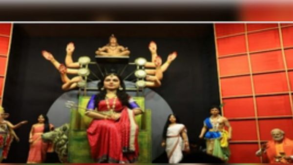 रांची के दुर्गा पूजा पंडालों में दिख रहे राजनीति के रंग 