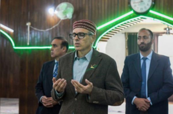 जम्मू कश्मीर के नए मुख्यमंत्री बने उमर अब्दुल्ला, उपराज्यपाल मनोज सिन्हा ने दिलाई शपथ