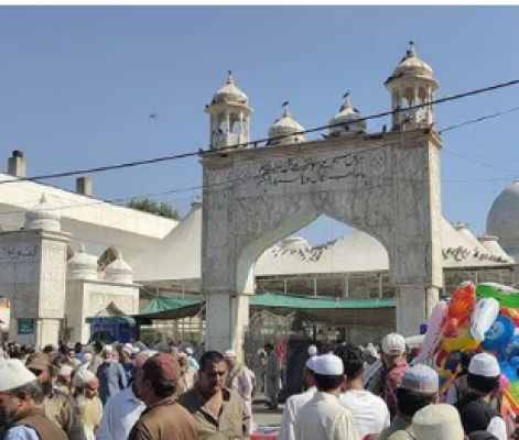 उमर अब्दुल्ला शपथ ग्रहण से पहले हजरतबल दरगाह गए