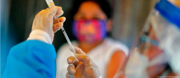 भारत में क्यों बढ़ने लगे हैं 'गलाघोटू' डिप्थीरिया के मामले?