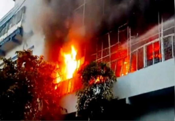 कोलकाता के ईएसआई अस्पताल में आग, एक की मौत 