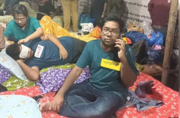 आरजी कर मामला: जूनियर डॉक्टरों की भूख हड़ताल 16वें दिन भी जारी