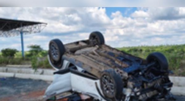 महाराष्ट्र में टोल बूथ पर 15 मिनट में दो हादसे, 7 घायल 