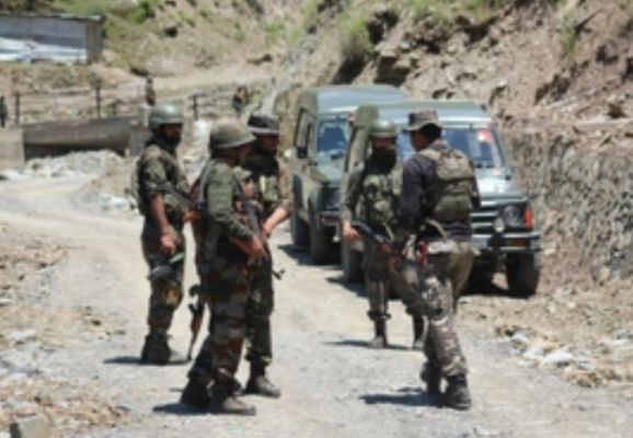जम्मू-कश्मीर : उरी में एलओसी पर सुरक्षा बलों ने घुसपैठ की कोशिश नाकाम की 