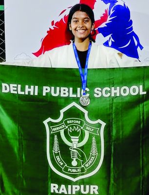 डीपीएस रायपुर की अवि ने 52 किलो भार वर्ग रजत पदक जीता