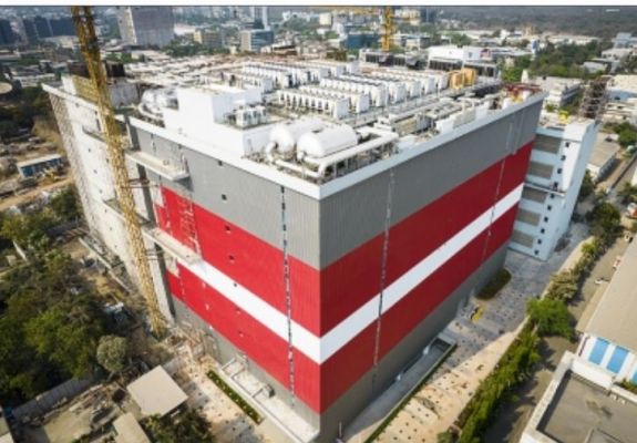 55 हजार करोड़ रुपये के निवेश से भारत के डेटा सेंटर की क्षमता 2027 तक हो जाएगी दोगुनी : रिपोर्ट 