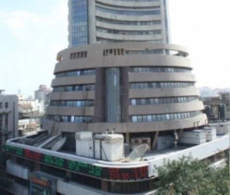 शेयर बाजार में बड़ी गिरावट, 930 अंक गिरा सेंसेक्स, निवेशकों के डूबे करीब 9 लाख करोड़ रुपये 