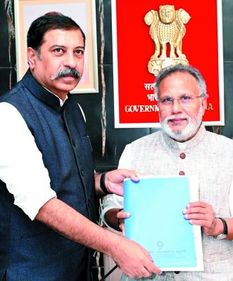 जीएसटी सरलीकरण, एमएसएमई, वित्तीय सेवा और व्यवसाय पर व्यावहारिक शिक्षा का व्यापारी कल्याण बोर्ड अध्यक्ष सिंघी को ज्ञापन