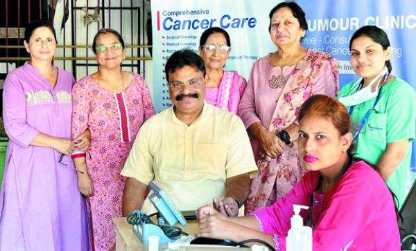 महिला चेंबर एवं एमएमआई ने 100 से ज्यादा महिलाओं को किया स्तन कैंसर पर जागरूक 