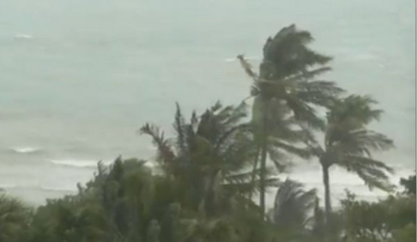 चक्रवाती तूफान 'दाना' ने लिया गंभीर रूप, देर रात ओडिशा के भितरकनिका और धामरा के बीच तट से टकराएगा 