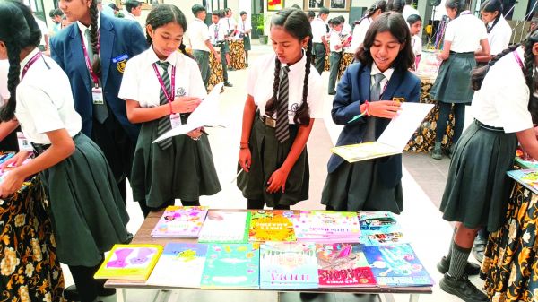 डिजिटल युग में किताबों की गहरी रुचि और ज्ञान लालसा जागृत करता जेपी इंटरनेशनल बुक फेयर