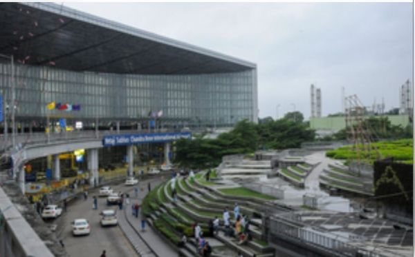 चक्रवाती तूफान 'दाना' के ओडिशा में दस्तक देने के बाद कोलकाता और भुवनेश्वर में विमान सेवा बहाल 