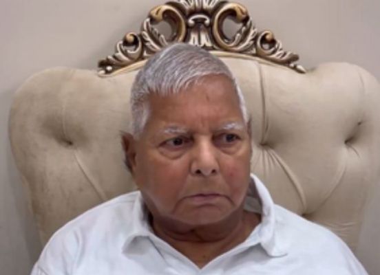 भाजपा सांसद प्रदीप सिंह के बयान पर नीतीश की चुप्पी, लालू यादव का तंज, 'वे कब बोलते हैं' 