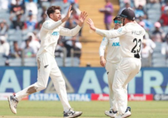 सेंटनर के आगे भारतीय बल्लेबाजों ने घुटने टेके, 156 रन पर हुए ढेर 