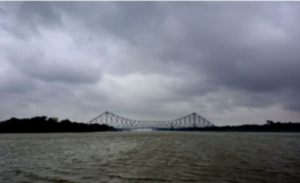 भारी बारिश को छोड़कर, पश्चिम बंगाल में चक्रवात 'दाना' का प्रभाव हुआ कम 