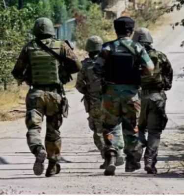पाकिस्तान में पुलिस वैन पर हमले के बाद मुठभेड़ में दो आतंकवादी ढेर
