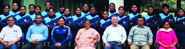 पूर्वी क्षेत्र स्पर्धा में पं. रविवि की महिला टीम रवाना