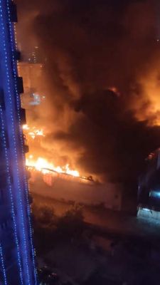 नोएडा : बैंक्वेट हॉल में लगी भीषण आग, फायर विभाग की 15 गाड़ियों ने पाया काबू, टेक्नीशियन की मौत 