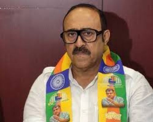 महाराष्ट्रः वीबीए प्रत्याशी अनीस अहमद चंद मिनटों के विलंब के चलते नामांकन दाखिल करने से चूके