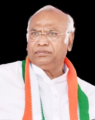 भाजपा झारखंड के खनिज संसाधनों को लूटना चाहती है, लोगों के कल्याण की कोई मंशा नहीं : खरगे