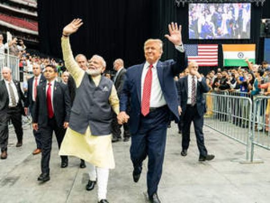 पीएम मोदी ने की ट्रंप से बात, कहा - 'फिर मिलकर काम करने के लिए उत्सुक हूं' 