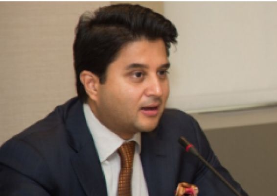 महाराष्ट्र चुनाव महायुति के विकास एजेंडे और एमवीए की भ्रष्टाचार नीति के बीच युद्ध है: सिंधिया