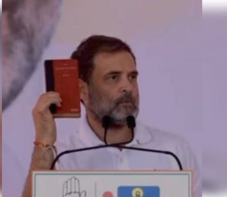 संविधान खोखला नहीं इसमें हिन्दुस्तान की आत्मा है: राहुल गांधी