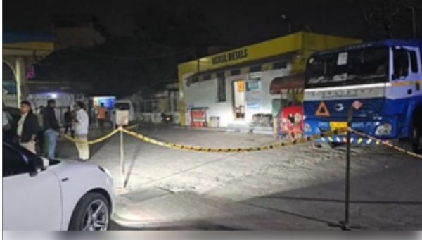 दिल्ली में गोकुलपुरी के एक पेट्रोल पंप पर अंधाधुंध फायरिंग, कर्मचारी घायल