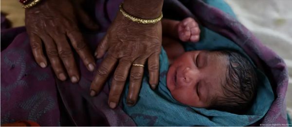 ज्यादा बच्चे क्यों पैदा करवाना चाहते हैं भारत के ये राज्य?